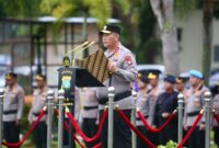 Kapolda Kepri saat memberikan arah dihadapan seluruh personel Polda Kepri pada upacara Peringatan Hari Kesadaran Nasional di Lapangan Bhayangkara Polda Kepri, Kamis (17/4/2025). Matapedia6.com/Dok Humas Polda