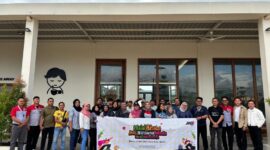 JNE bersama sejumlah jurnalis. Foto:Dok/Ist