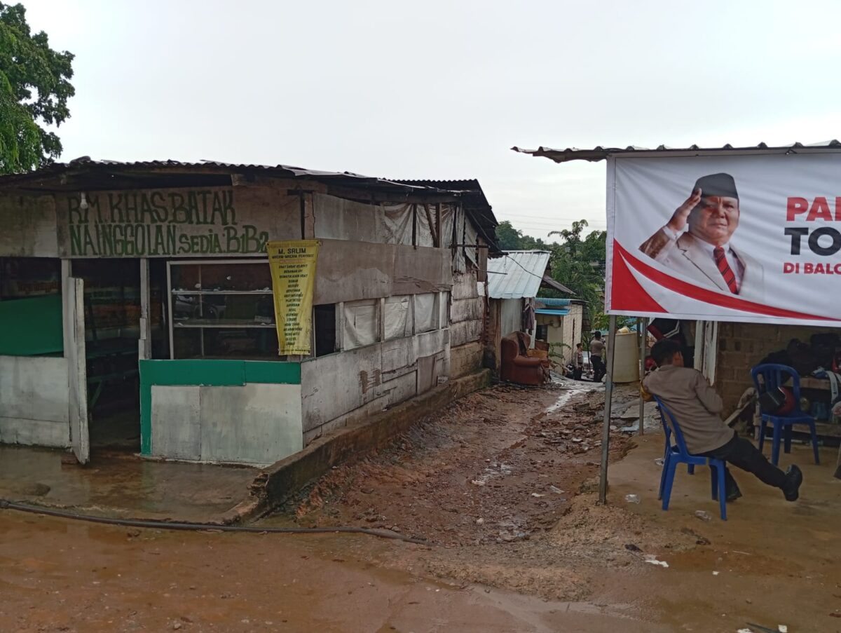 Sempat terjadi kericuhan, saat ini kondisi Baloi kolam kembali kondusif. Namun polisi tetap berjaga di lokasi, Rabu (23/4/2025). Matapedia6.com/Luci