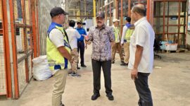 Deputi BP Batam Irjen Pol Ruslan Aspan, meninjau pengembangan Bandara Internasional Hang Nadim, Selasa (22/4). Foto:Dok/Humas BP