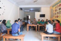 Kabid Humas, Kombes Pol Zahwani Pandra Arsyad, menggelar kegiatan Jumat Curhat dan Ngobrol Bareng bersama Perkumpulan Selingsing (Senayang, Lingga, Singkep) di Kedai Selingsing, Batam, Sabtu (26/4/2025). Matapedia6.com/Dok Humas Polda