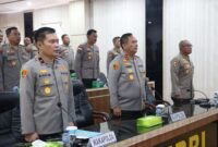 Kapolda Kepri Irjen Pol Asep Syafrudin bersama pejabat utama Polda Kepri saat mengikuti Rakernis di ruang zoom meeting Polda Kepri, Rabu (30/4/2025). matapedia6.com/Dok Humas Polda