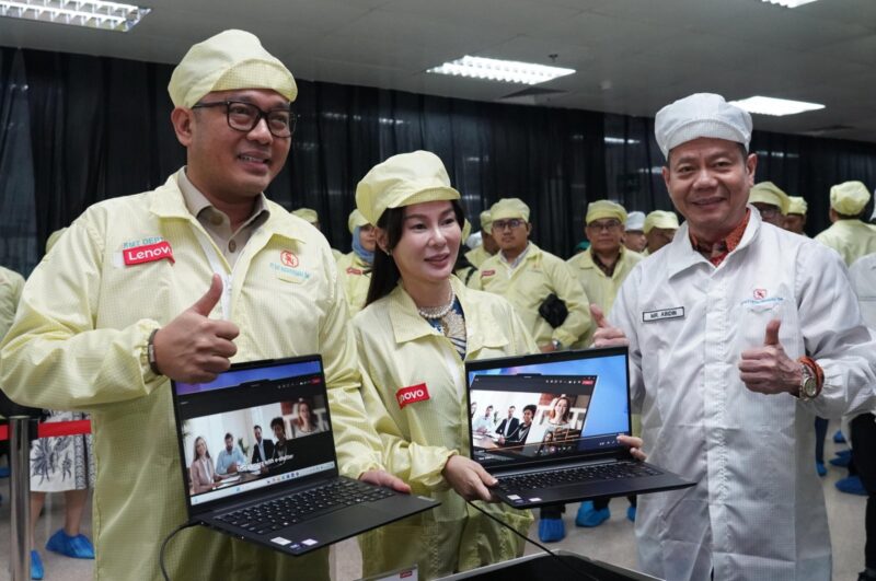 Wakil Kepala BP Batam Li Claudia tengah. Foto:dok/Humas