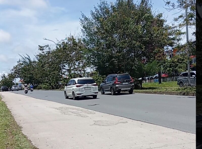 Kondisi jalan Laksamana Bintan Sei Panas, Kota Batam Provinsi Kepri, Minggu (13/4/2025). Matapedia6.com/Luci