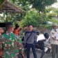 Warga permata Baloi Cluster Manggo saat melakukan aksi protes didepan apartemen sekaligus memasang spanduk penolakan pembangunan akses jalan, Rabu (16/4/2025). Matapedia6.com/Luci