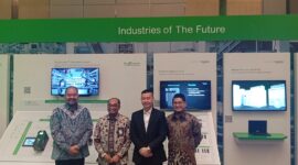 Martin Setiawan, President Director Schneider Electric Indonesia & Timor-Leste baju hitam. Foto:matapedia