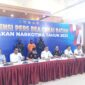 Bea cukai Batam konferensi pers penindakan sabu disembunyikan di sandal, Selasa (29/4). Foto:matapedia