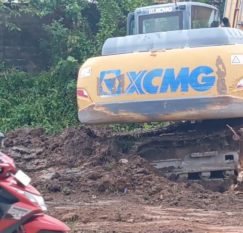 Pelebaran jalan menuju Kantor Camat Sagulung diprioritaskan pembangunan drainase, Senin (14/4). Foto:matapedia