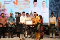 Wali Kota Batam Amsakar Achmad saat kenduri. Foto:dok/Diskominfo Batam