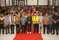 Wali Kota Batam dan Bupati Tanah Datar serta Ketua Umum IKTD Arlon Veristo di acara pelantikan pada Minggu (18/5). Foto:ist