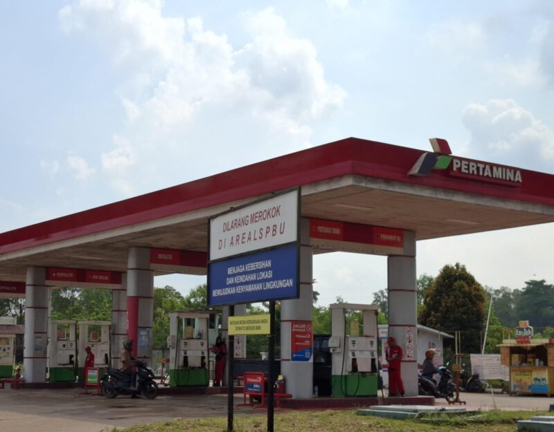 Stasiun pengisian bahan bakar umum yang ada di daerah Kabil, Kota Batam Provinsi Kepri, saat ini di berikan sangsi oleh Pertamina tidak bisa jual pertalite, Minggu (4/5/2025). Matapedia6.com/Luci