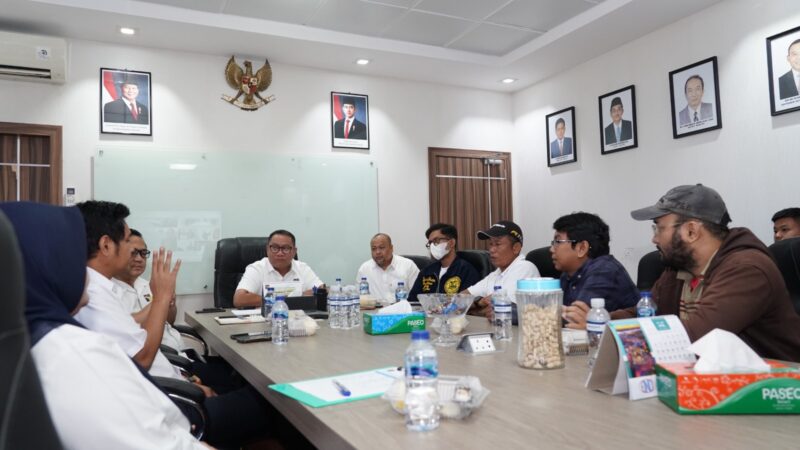 Deputi bidang investasi BP Batam bersama sejumlah awak media, Selasa (6/5). Foto:dok/ humas