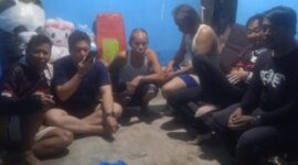 Para korban yang tenggelam akibat dihantam ombak di perairan Bintan. Foto:dok/Tim SAR