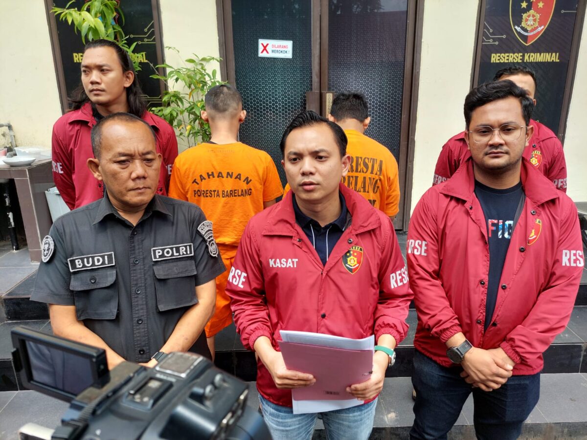 Kasatreskrim Polresta Barelang AKP Debby Andrestian saat memberikan keterangan kepada awak media di Polresta Barelang, Sabtu (17/5/2025). Matapedia6.com/Dok Humas Polres
