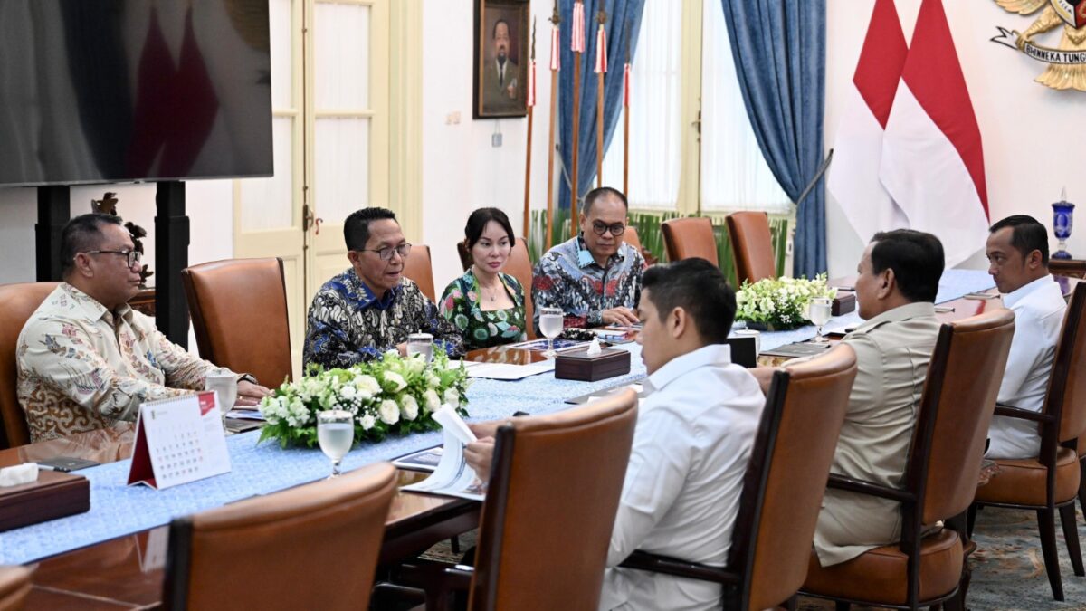 Kepala BP dan Wakil Kepala BP Batam bersama Presiden Prabowo Subianto. Foto;dok/Humas BP Batam
