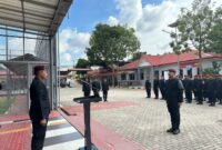 Karutan Batam Fajar pimpin Apel Siaga dan Ikrar Bebas Halinar, Selasa (27/5). Foto:Dok/Rutan