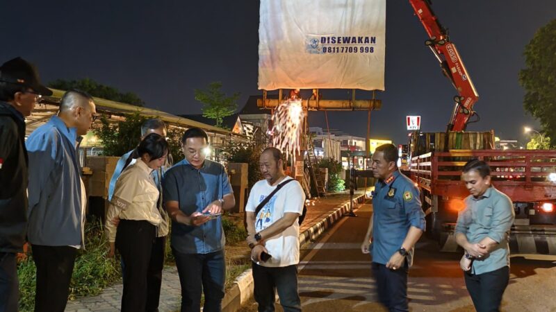 Li Claudia saat tindak reklame di Batam. Foto:Dok/Humas BP Batam