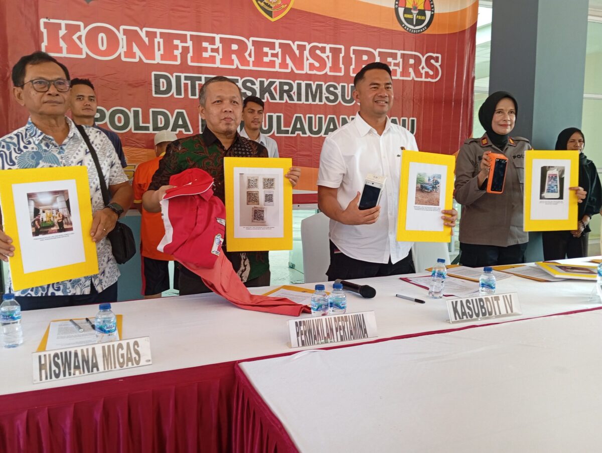 Kasubdit IV Ditreskrimsus Polda Kepri AKBP Zamrul Aini saat memberikan keterangan mengenai pengisian pertalite menggunakan jerigen, Rabu (7/5/2025) Matapedia6.com/Luci