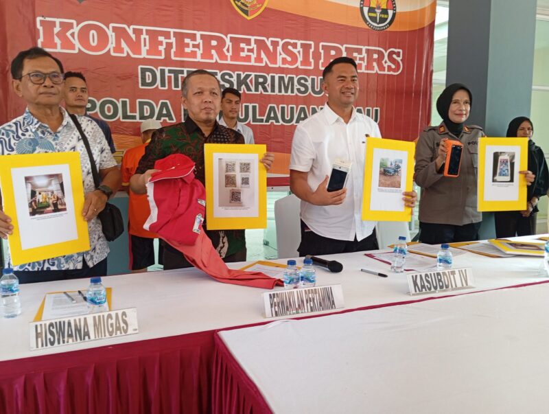 Kasubdit IV Ditreskrimsus Polda Kepri AKBP Zamrul Aini saat memberikan keterangan mengenai pengisian pertalite menggunakan jerigen, Rabu (7/5/2025) Matapedia6.com/Luci