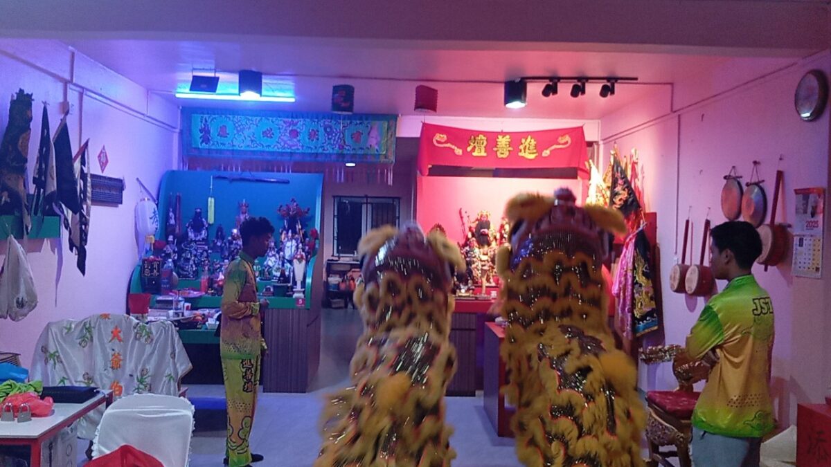 Atraksi barongsai Yayasan Jin Shan Tang pada Sabtu (17/5). Foto:matapedia