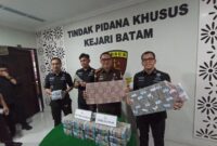 Kejari Batam terima titipan uang korupsi, Selasa (20/5). Foto:dok/matapedia
