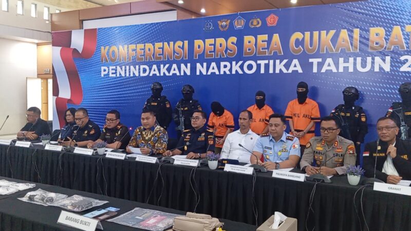 Bea cukai ungkap penyelundupan sabu di Bandara Hang Nadim dalam konferensi pers, Rabu (21/5). Foto:matapedia