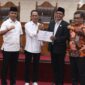 Ketua DPRD Batam Kamaluddin bersama Wali Kota Batam  Amsakar Achmad saat rapat Pansus LKPj Foto:Dok/Sekwan