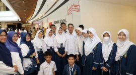 Amsakar bersama pelajar kota Batam. Foto:Diskominfo