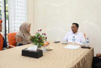 Wali Kota Batam Amsakar bersama Direktur RSUD Embung Fatimah beberapa hari lalu. Foto;Diskominfo Batam