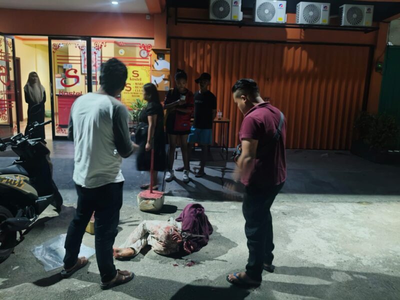 Petugas kepolisian saat mengamankan pelaku di lokasi kejadian di Simpang Base Camp Sagulung, Senin (2/6/2025). Matapedia6.com/Istimewa