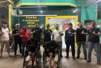 Dua pelaku jambret yang ditangkap tim Jatanras Polresta Barelang dan Buser Batam Kota setelah mendapat pengobatan luka tembak di rumah sakit di Kota Batam, Kamis (12/6/2025). Matapedia6.com/Dok Polisi