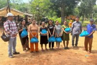 PT Batamraya Sukses Perkasa (PT BSP) anak usaha Panbil Group menyalurkan bantuan sembako kepada masyarakat. Foto:Istimewa