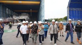 Fary Francis memimpin kunjungan langsung ke PT Kim Seah Shipyard Indonesia di Kawasan Industri Sekupang pada Jumat (20/6). Foto:Humas BP Batam