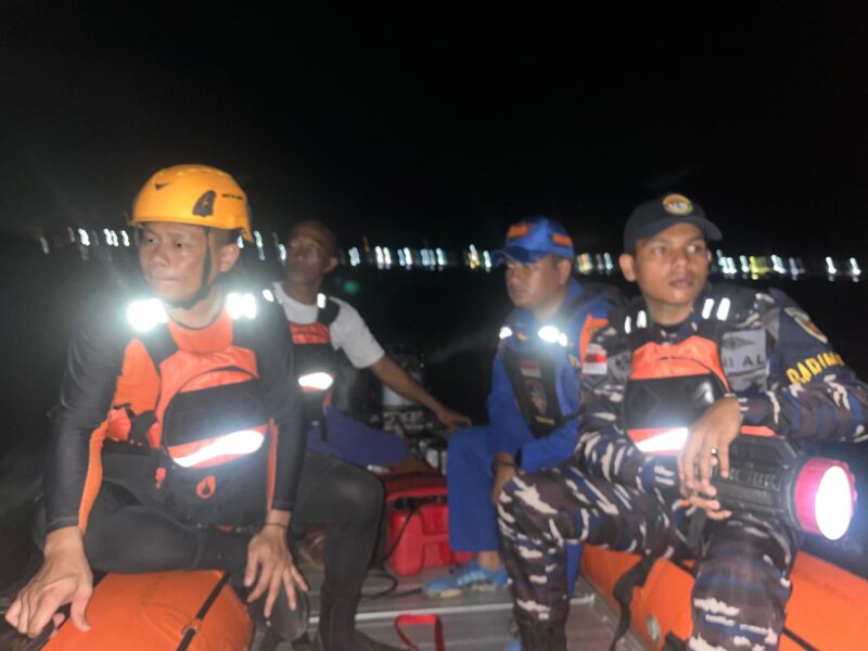 Tim SAR gabungan saat melakukan pencarian korban hilang di perairan sekitar Pulau Sepah, Kecamatan Bulang, Kota Batam, Kepulauan Riau, Rabu (25/6/2025). Matapedia6.com/Dok Basarnas