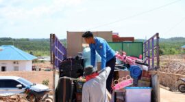 Proses pemindahan warga yang terdampak proyek Rempang Galang Batam di Tanjung Banon. Foto:Humas BP Batam
