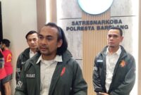 Kasatnarkoba Polresta Barelang AKP Denny Langie saat memberikan keterangan ungkap kasus narkoba selama bulan mei 2025, di Kantor Satres narkoba Polresta Barelang,  Senin (2/6/2025). Matapedia6.com/Luci