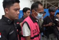 WNA Singapura ditahan usai dijadikan tersangka dugaan korupsi lahan Fasum, Selasa (17/6/2025). Foto:Istimewa