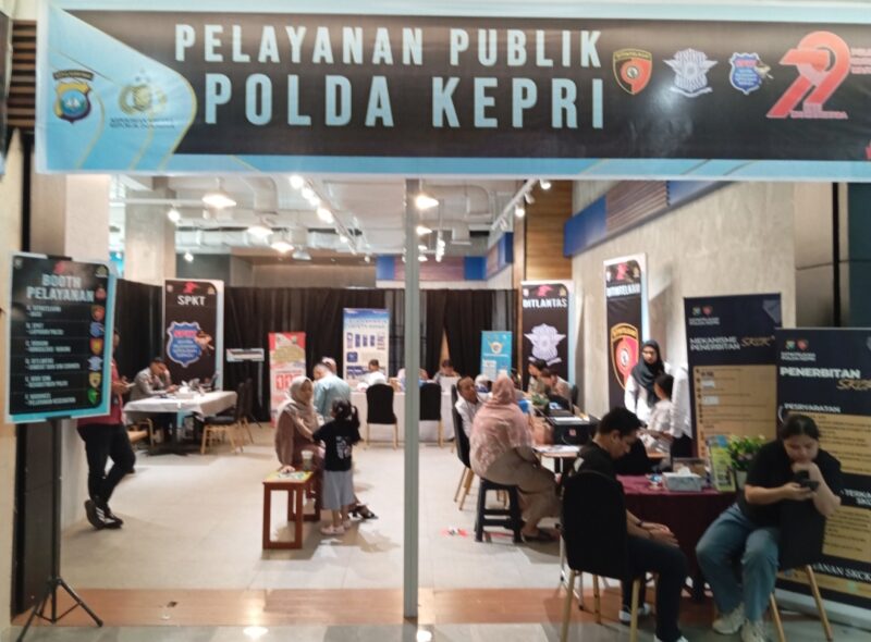 Polda Kepri hadirkan layanan terpadu selama tiga hari di Atrium Mega Mall Batam Centre, sambut hari ulang tahun Bhayangkara ke-79, Jumat (20/6/2025). Matapedia6.com/Luci