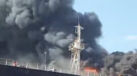 Tangkapan layar video ledakan di kapal PT ASL Tanjunguncang, Selasa (24/6/2025). Foto:dok/Istimewa