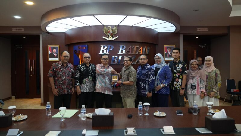 Sekjen DPD RI bersama BP Batam; Foto: Ist