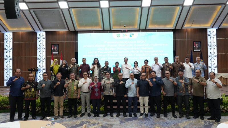 Wali kota sekaligus Kepala BP Batam Amsakar Achmad bersama BPS di Ruang Balairungsari pada Kamis (5/6/2025). Foto: Humas BP