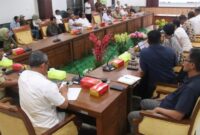 Komisi III DPRD Kota Batam menggelar Rapat Dengar Pendapat Umum (RDPU) dengan warga Batu ampar. Foto:dok/Sekwan