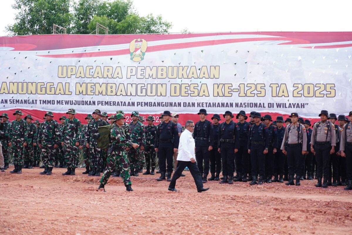 Sekretaris Daerah Kota Batam, Jefridin dalam pembukaan yang digelar di Lapangan Kavling Sambau IV, Kecamatan Nongsa, Rabu (23/7). Foto:diskominfo