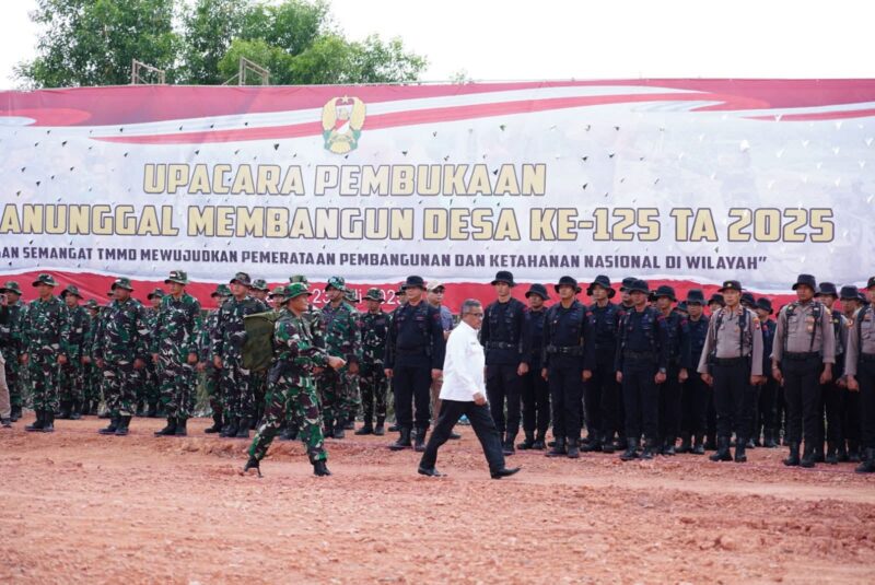 Sekretaris Daerah Kota Batam, Jefridin dalam pembukaan yang digelar di Lapangan Kavling Sambau IV, Kecamatan Nongsa, Rabu (23/7). Foto:diskominfo