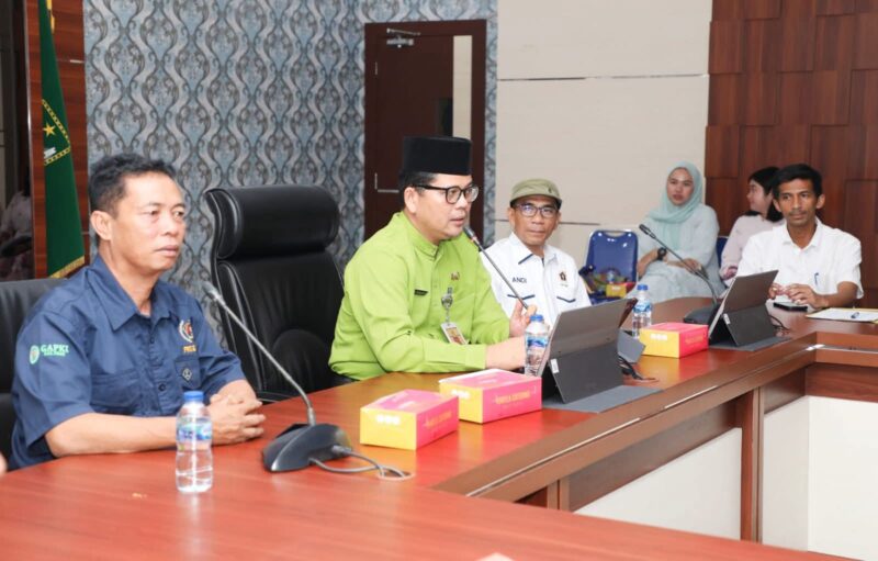 Kadis Kominfo Batam Rudi bersama Ketua PWI Kepri Andi. Foto:Diskominfo