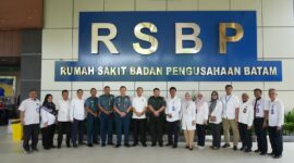 Direktur RSBP Batam, Kolonel Laut (K) dr. Tanto Budiharto, SpJP, menerima kunjungan kerja Wakil Kepala Pusat Kesehatan (Wakapuskes) TNI, Laksma TNI Dr. dr. R.M. Tjahja Nurrobi, Kamis (10/7/2025). Foto:Humas BP Batam