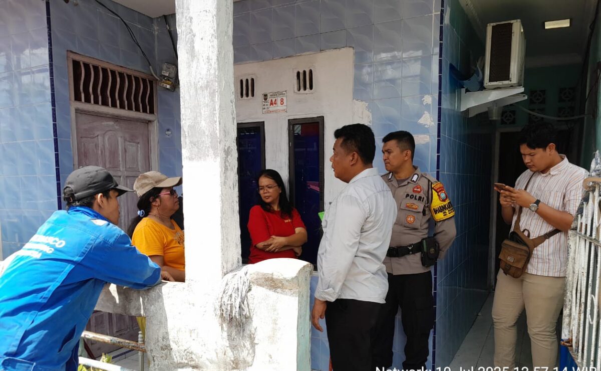 Polisi melakukan olah TKP. Foto:dok/Ist