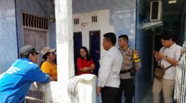 Polisi melakukan olah TKP. Foto:dok/Ist