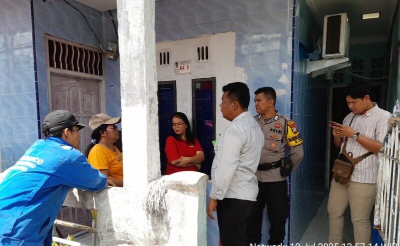 Polisi melakukan olah TKP. Foto:dok/Ist