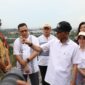 Kepala BP Batam Amsakar dan Wakil Kepala BP Batam Li Claudia saat meninjau proyek Cut and Fill di Hotel Vista, Jumat (11/7/2025). Foto:Humas BP Batam
